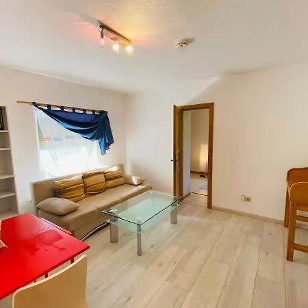 Emil Im Eg Mit Garten In 아파트 줄