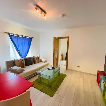 Apartment Emil Im Eg Mit Garten In